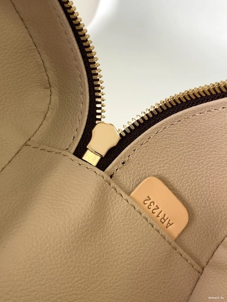 Cosmetic Louis SmoothTexture Vuitton Bags 93793 0717